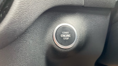 Volvo Xc40 2.0 B4P R DESIGN Pro 5dr Auto Petrol Estate